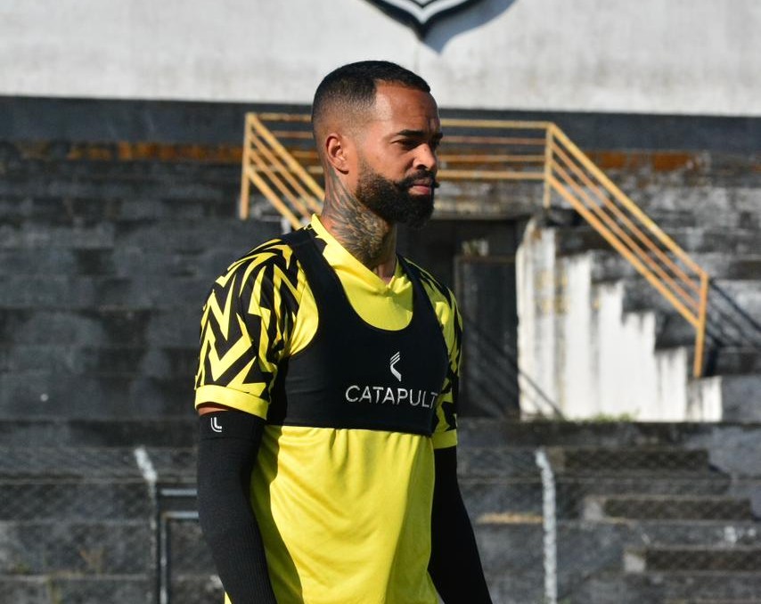 Atacante Giva acerta rescisão e não faz mais parte do elenco do Galo da Borborema