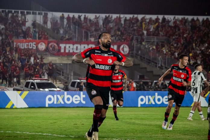 Campinense vence Clássico dos Maiorais e assume a vice-liderança do Paraibano
