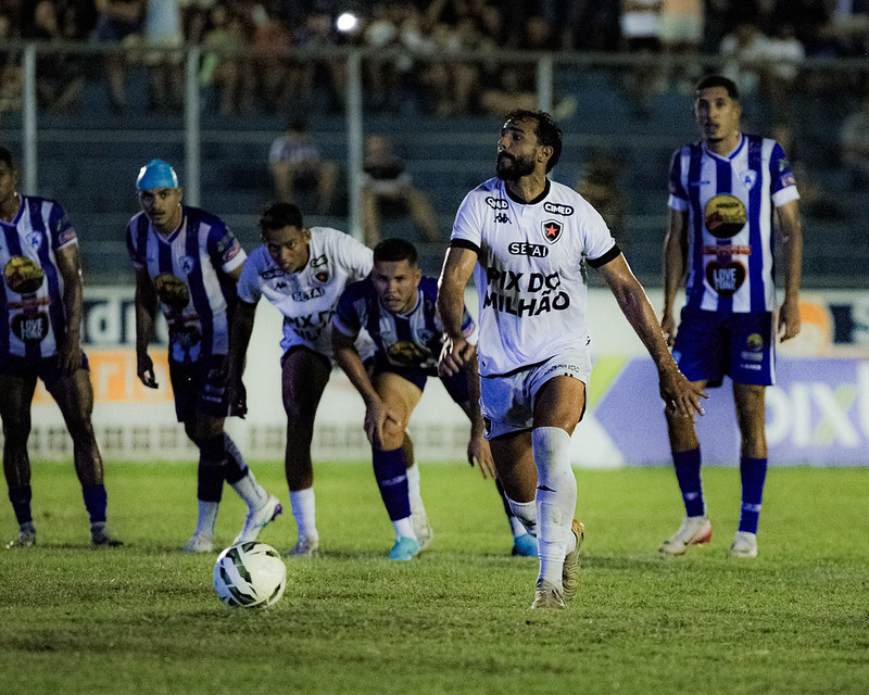 Botafogo-PB vence o Atlético de Cajazeiras e assume a vice-liderança do Paraibano