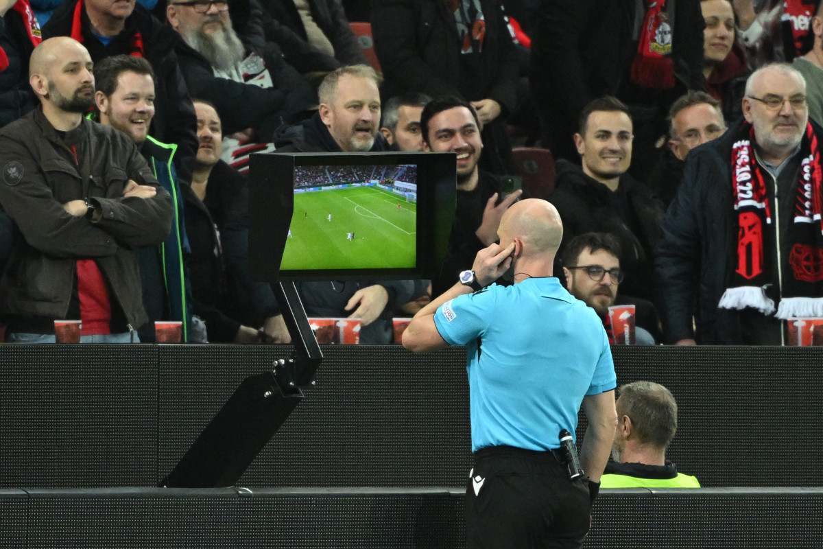 Copa do Mundo: laboratório para mudanças nas regras e arbitragem do futebol