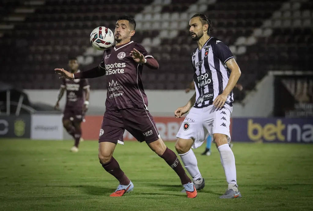 Botafogo-PB vence a Ferroviária-SP na Fonte Luminosa e dorme lÍder da Série C